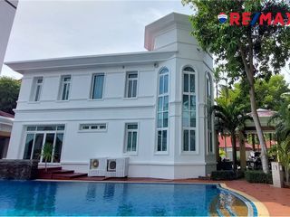 Casa en venta de 7 habitaciones en Bang Lamung, Chonburi