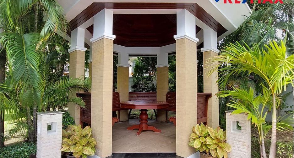For sale 7 bedrooms house in Pratumnak, Pattaya