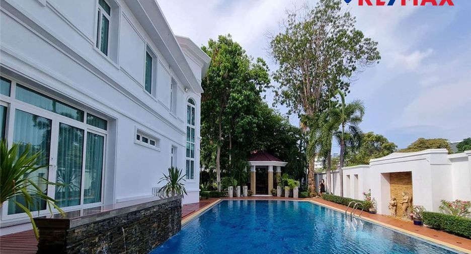 For sale 7 bedrooms house in Pratumnak, Pattaya