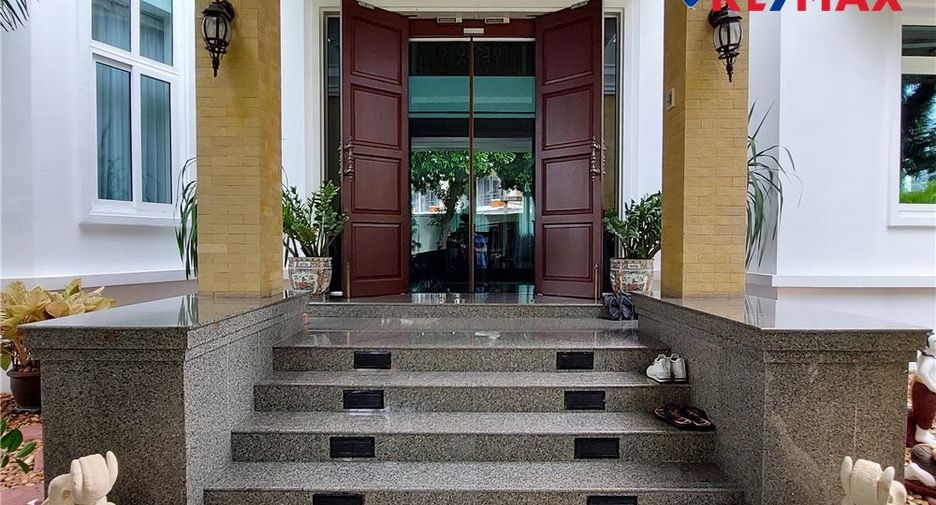 For sale 7 bedrooms house in Pratumnak, Pattaya