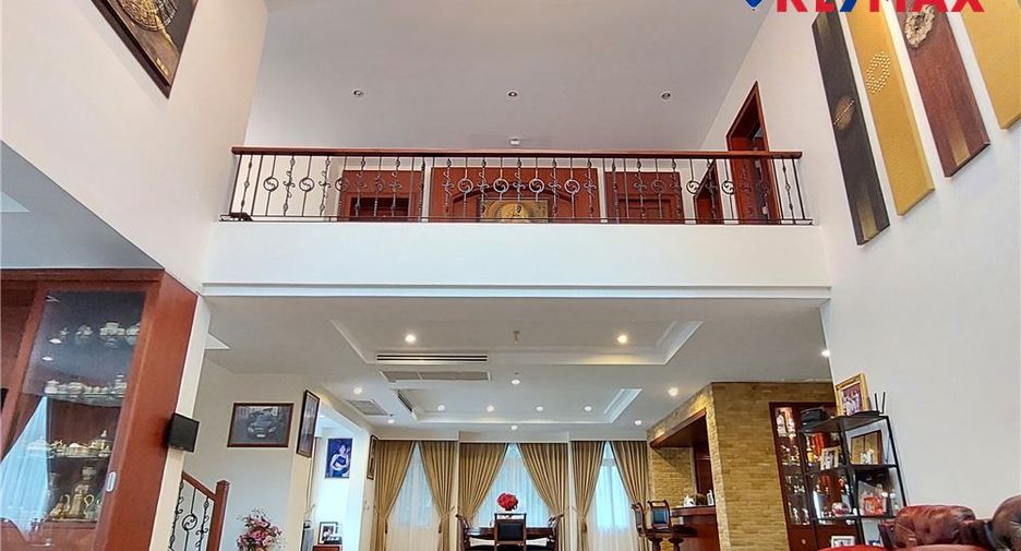 For sale 7 bedrooms house in Pratumnak, Pattaya
