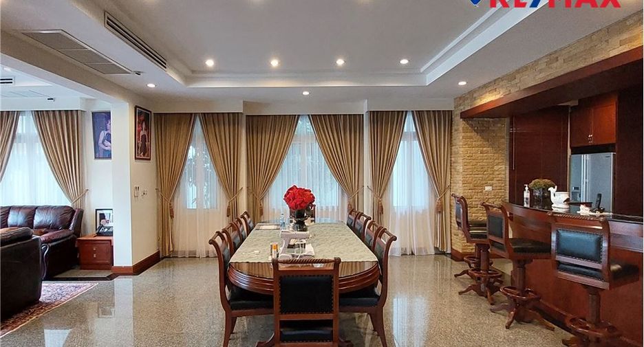 For sale 7 bedrooms house in Pratumnak, Pattaya