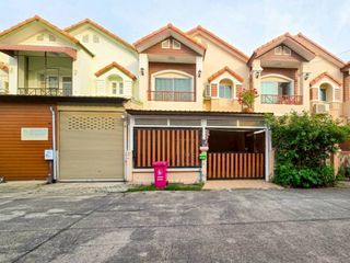 Casa adosada en venta de 3 habitaciones en Bang Bua Thong, Nonthaburi