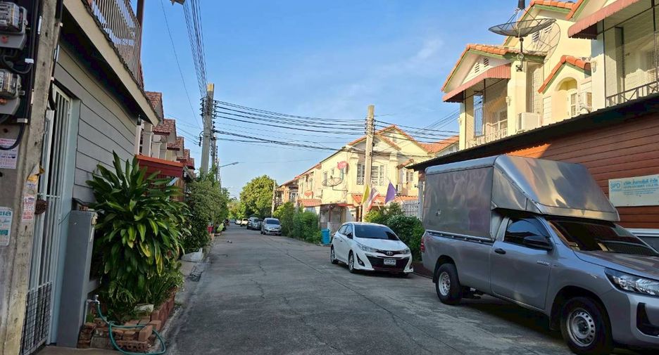Casa adosada en venta de 3 habitaciones en Bang Bua Thong, Nonthaburi