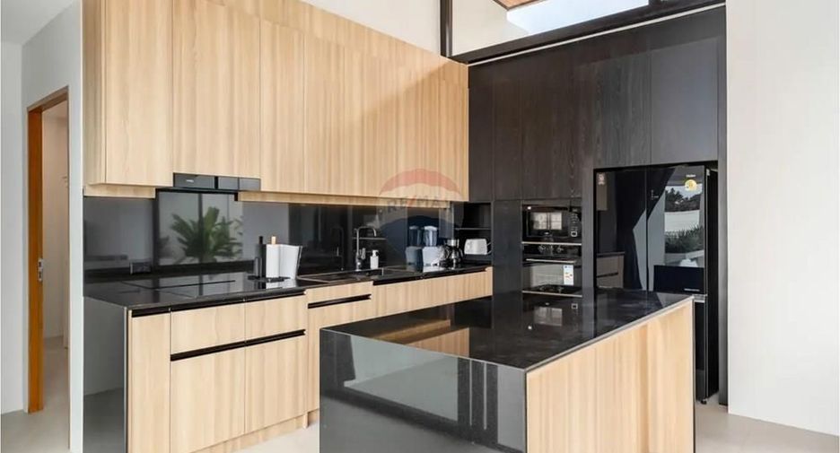 For sale 4 bedrooms villa in Ko Samui, Surat Thani