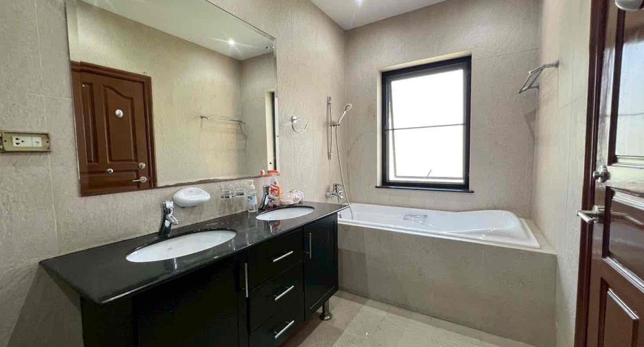 À vendre 3 chambres villa à Jomtien, Pattaya