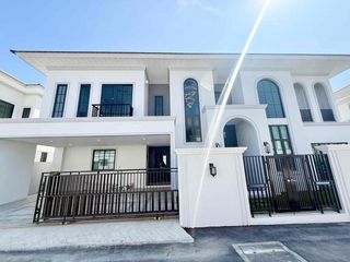 Villa en alquiler de 5 habitaciones en Bang Lamung, Chonburi