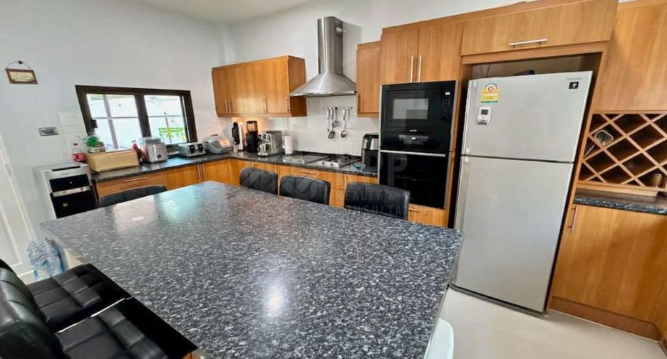 For rent and for sale 4 bedrooms house in Hua Hin, Prachuap Khiri Khan