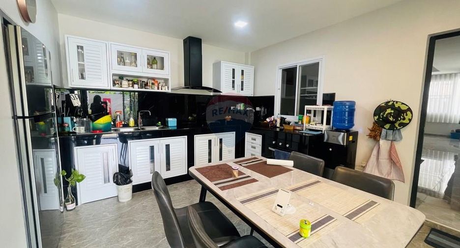 For sale 3 bedrooms townhouse in Ko Samui, Surat Thani