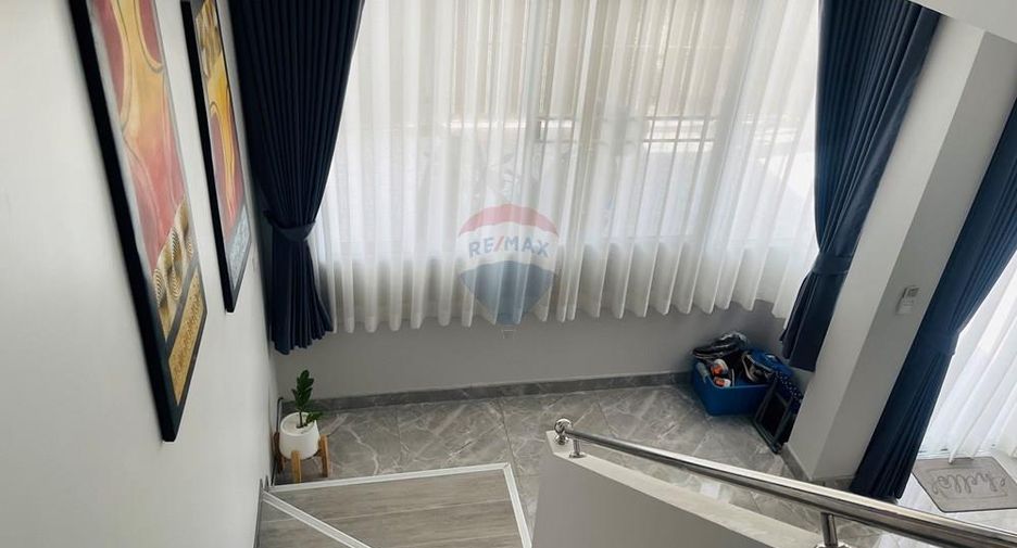 For sale 3 bedrooms townhouse in Ko Samui, Surat Thani