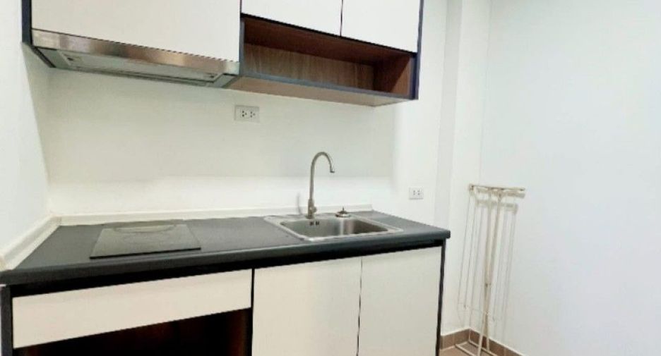 Condo en venta de 2 habitaciones en Bang Kapi, Bangkok