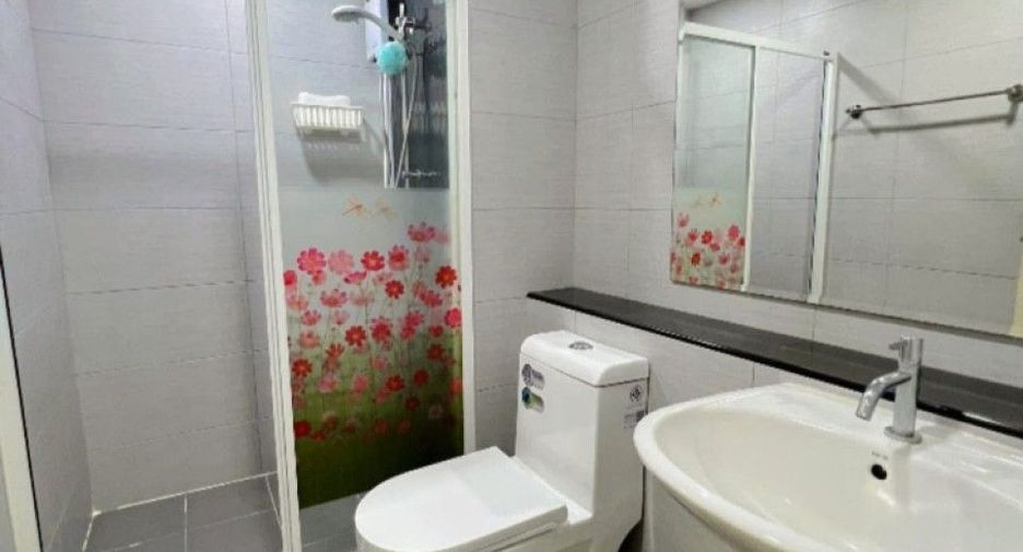 Condo en venta de 2 habitaciones en Bang Kapi, Bangkok