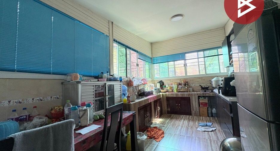 For sale 4 bedrooms house in Mueang Nakhon Sawan, Nakhon Sawan