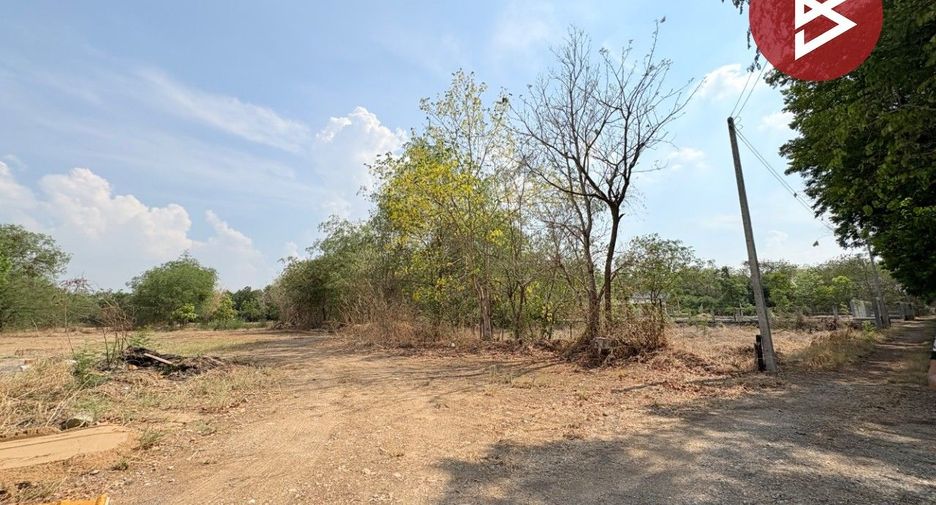 For sale 4 bedrooms house in Mueang Nakhon Sawan, Nakhon Sawan