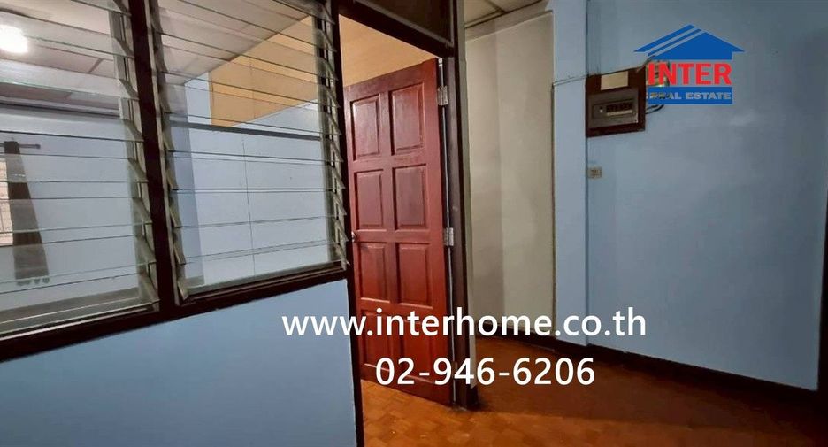 For sale 2 bedrooms townhouse in Din Daeng, Bangkok