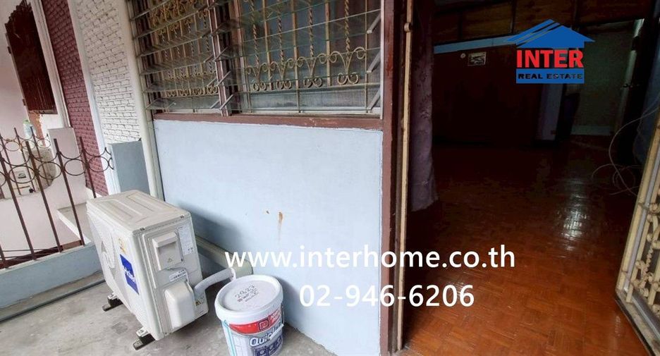 For sale 2 bedrooms townhouse in Din Daeng, Bangkok