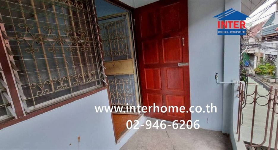 For sale 2 bedrooms townhouse in Din Daeng, Bangkok