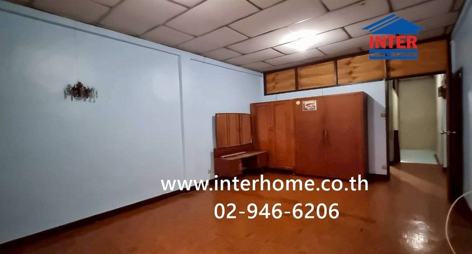 For sale 2 bedrooms townhouse in Din Daeng, Bangkok