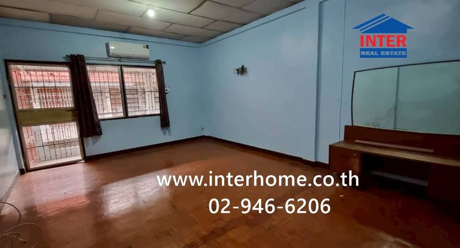 For sale 2 bedrooms townhouse in Din Daeng, Bangkok