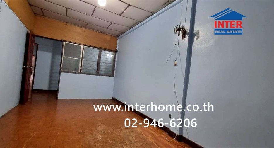 For sale 2 bedrooms townhouse in Din Daeng, Bangkok