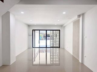 Casa adosada en venta de 2 habitaciones en Kathu, Phuket