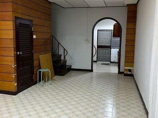 For sale 2 ベッドルーム townhouse in Saphan Sung, Bangkok