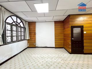 Reihenhaus zum Kauf mit 2 Zimmer in Saphan Sung, Bangkok