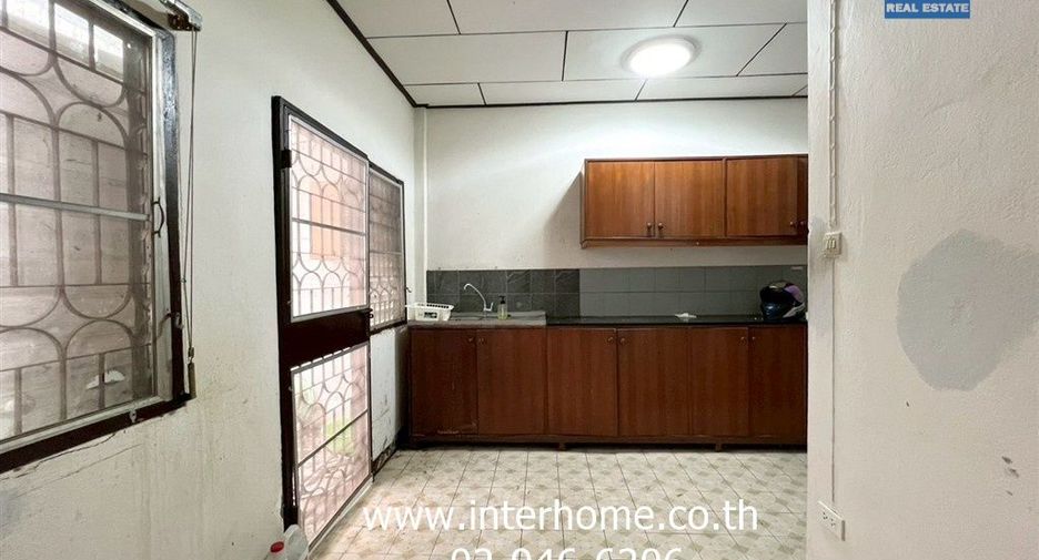 Reihenhaus zum Kauf mit 2 Zimmer in Saphan Sung, Bangkok