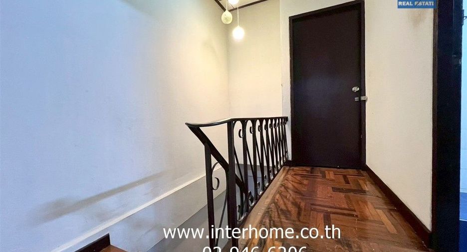 Reihenhaus zum Kauf mit 2 Zimmer in Saphan Sung, Bangkok