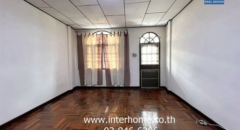 Reihenhaus zum Kauf mit 2 Zimmer in Saphan Sung, Bangkok