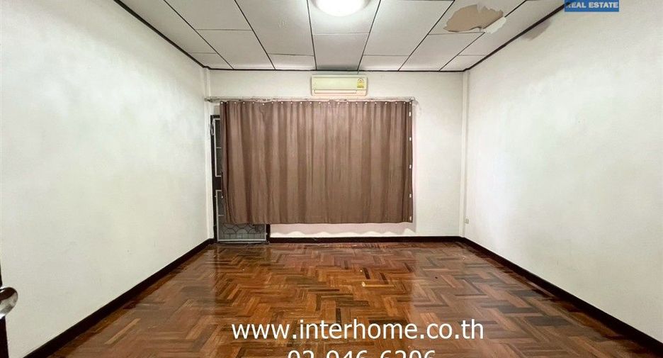 Reihenhaus zum Kauf mit 2 Zimmer in Saphan Sung, Bangkok