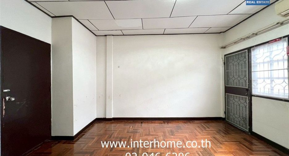 Reihenhaus zum Kauf mit 2 Zimmer in Saphan Sung, Bangkok