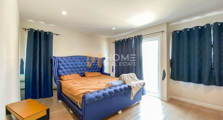 For sale 3 bedrooms house in Bang Khae, Bangkok