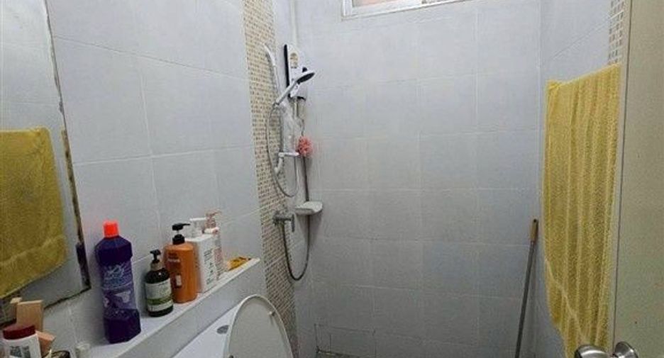 For sale 4 bedrooms townhouse in Lam Luk Ka, Pathum Thani
