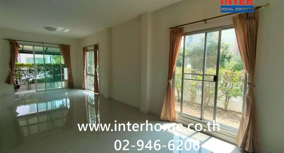 For sale 3 bedrooms townhouse in Sai Mai, Bangkok