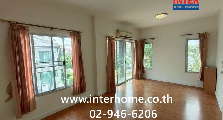 For sale 3 bedrooms townhouse in Sai Mai, Bangkok