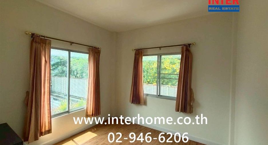 For sale 3 bedrooms townhouse in Sai Mai, Bangkok