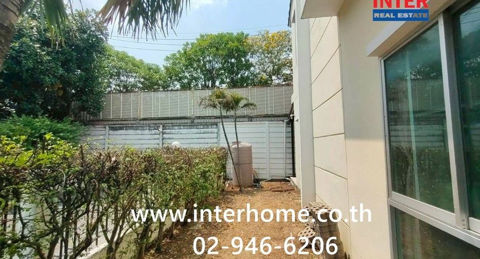 For sale 3 bedrooms townhouse in Sai Mai, Bangkok