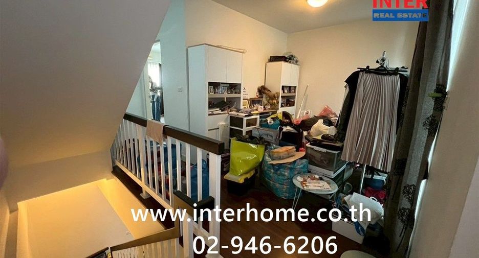 For sale 3 bedrooms townhouse in Bang Kapi, Bangkok