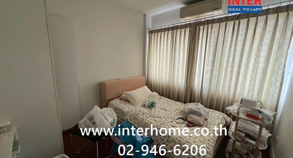 For sale 3 bedrooms townhouse in Bang Kapi, Bangkok