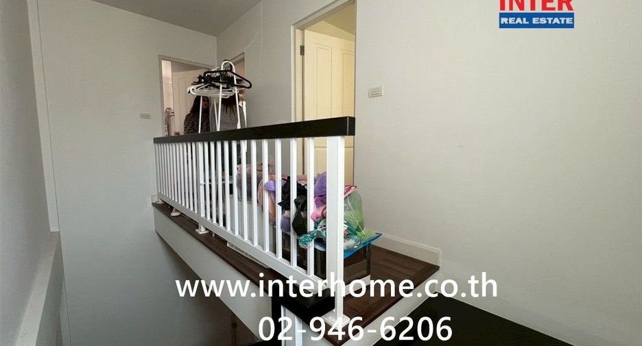 For sale 3 bedrooms townhouse in Bang Kapi, Bangkok