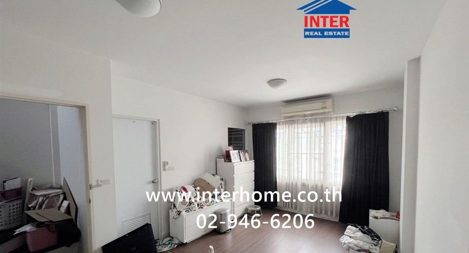 For sale 3 bedrooms townhouse in Bang Kapi, Bangkok