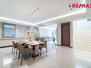 For sale 6 ベッドルーム house in Bang Lamung, Chonburi