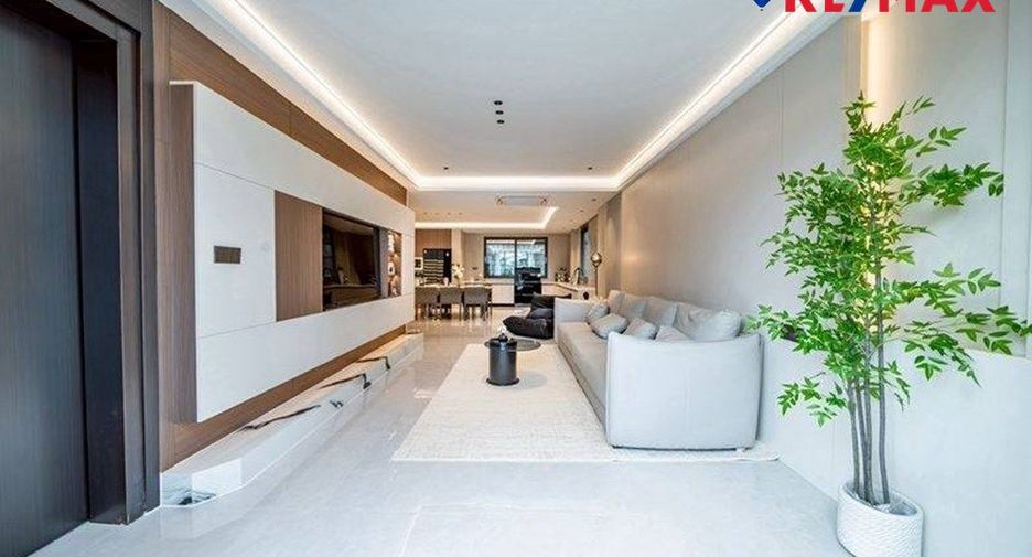 Haus zum Kauf mit 6 Zimmer in East Pattaya, Pattaya
