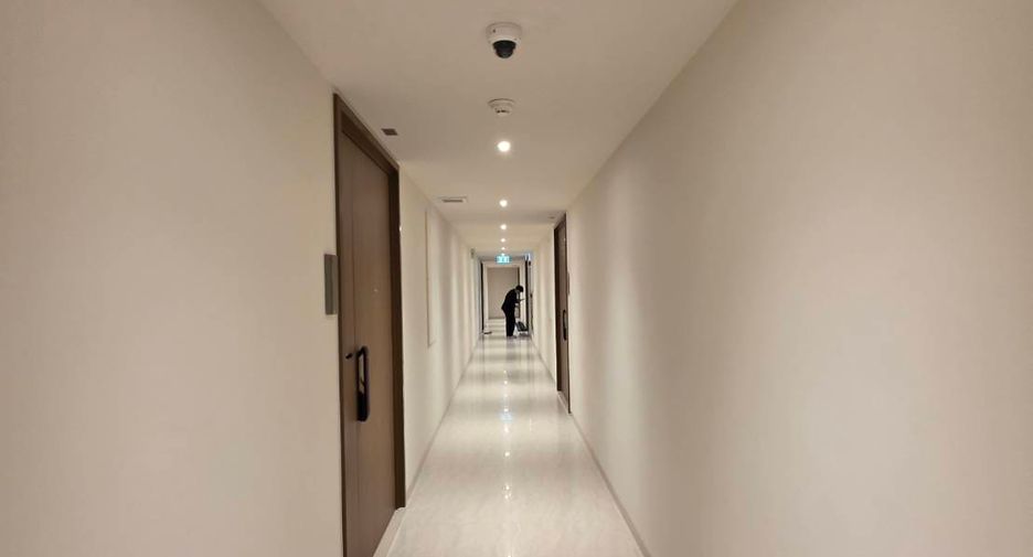 For sale 1 bed condo in Khlong Toei, Bangkok