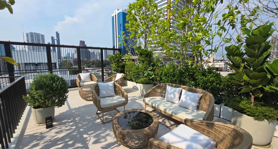 For sale 1 bed condo in Khlong Toei, Bangkok
