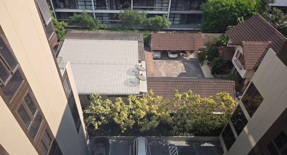 For sale 3 bedrooms condo in Khlong Toei, Bangkok
