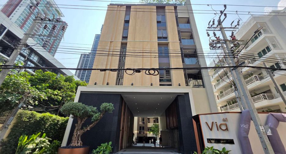 For sale 2 bedrooms condo in Khlong Toei, Bangkok