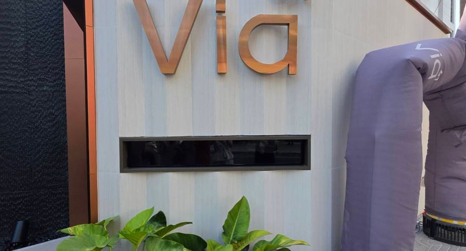 For sale 2 bedrooms condo in Khlong Toei, Bangkok