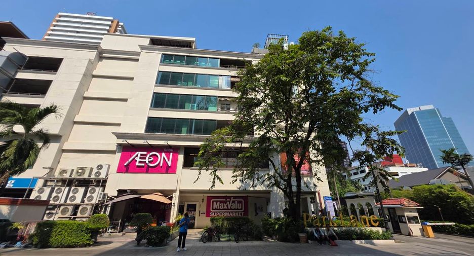 For sale 2 bedrooms condo in Khlong Toei, Bangkok